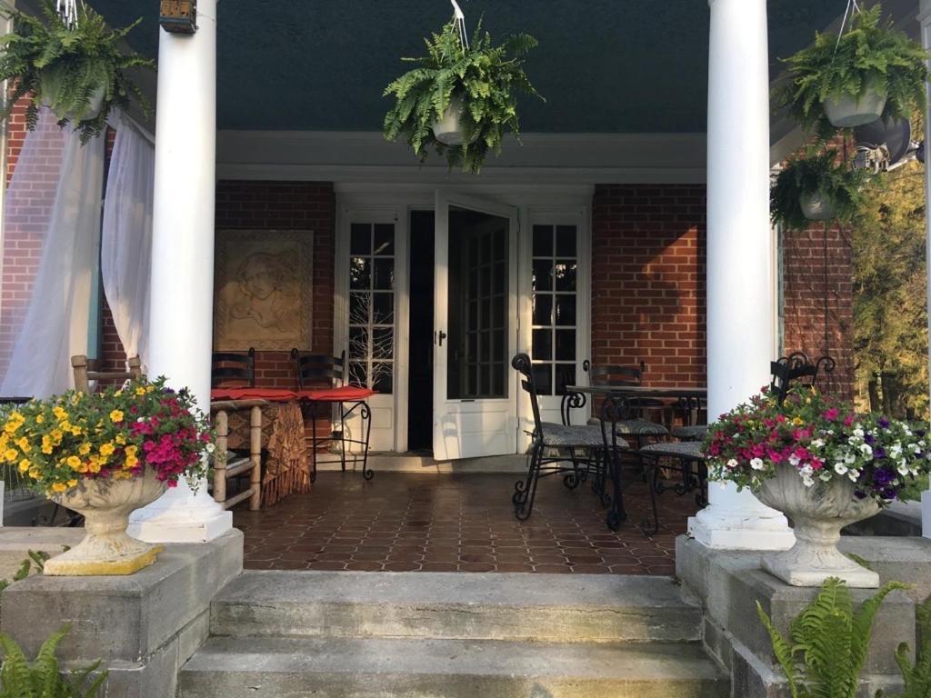 Clonmel Castle Hotel Port Dover Exterior photo